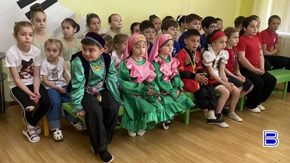 Особую праздничную программу в честь Международного дня детей подготовили и воспитанники начальной школы-детского сада с.Куба-Таба Особую праздничную программу в честь Международного дня детей подготовили и воспитанники начальной школы-детского сада с.Куба-Таба