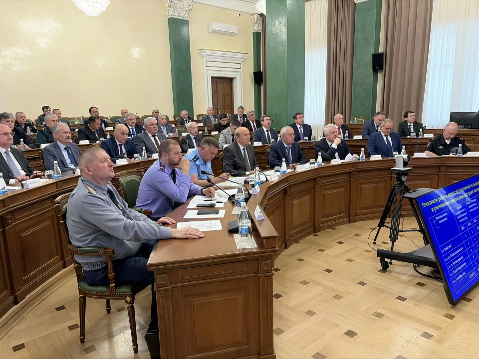 Казбек Коков: На заседании Антинаркотической комиссии Кабардино-Балкарской Республики заслушали информацию о мерах по предупреждению и раскрытию преступлений в сфере незаконного оборота наркотиков, а также о работе... Казбек Коков: На заседании Антинаркотической комиссии Кабардино-Балкарской Республики заслушали информацию о мерах по предупреждению и раскрытию преступлений в сфере незаконного оборота наркотиков, а также о работе...