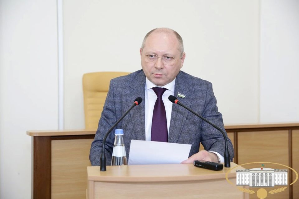 Своим видением обсуждаемой темы поделились инициаторы парламентских слушаний - руководители профильных комитетов Своим видением обсуждаемой темы поделились инициаторы парламентских слушаний - руководители профильных комитетов