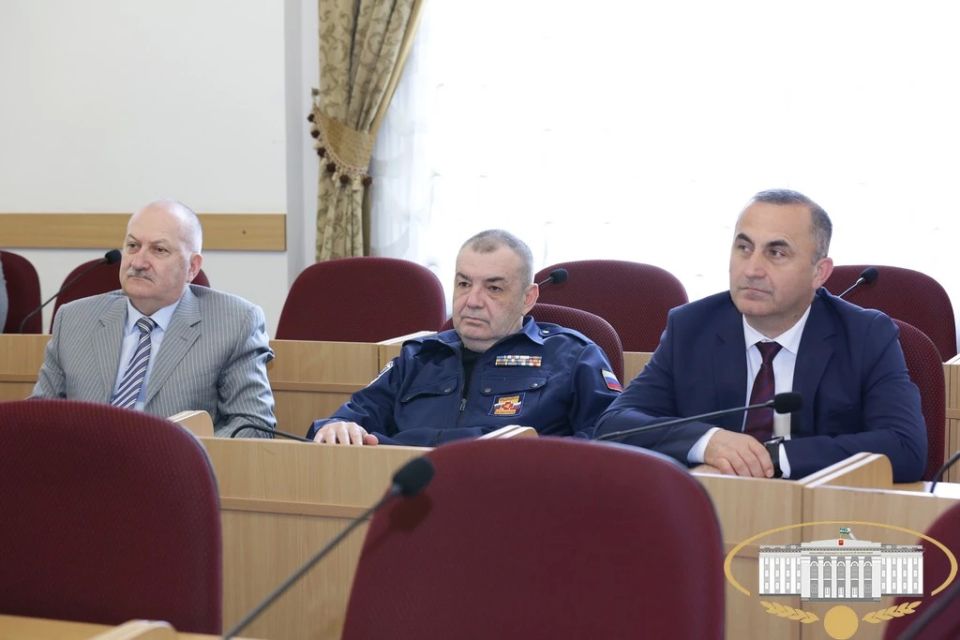Своим видением обсуждаемой темы поделились инициаторы парламентских слушаний - руководители профильных комитетов Своим видением обсуждаемой темы поделились инициаторы парламентских слушаний - руководители профильных комитетов