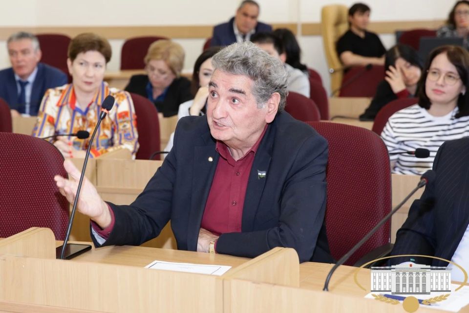Своим видением обсуждаемой темы поделились инициаторы парламентских слушаний - руководители профильных комитетов Своим видением обсуждаемой темы поделились инициаторы парламентских слушаний - руководители профильных комитетов