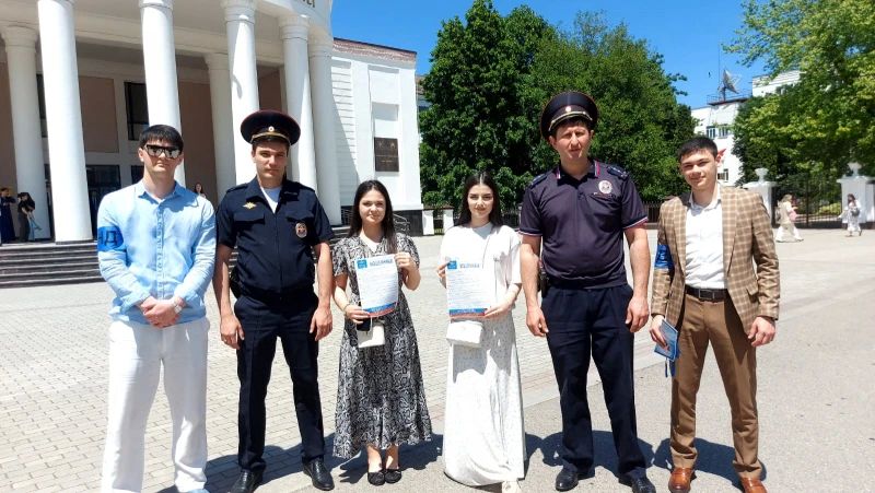 Полицейские и дружинники Нальчика провели профилактическую встречу со студентами Полицейские и дружинники Нальчика провели профилактическую встречу со студентами