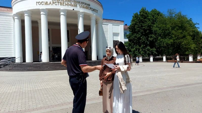 Полицейские и дружинники Нальчика провели профилактическую встречу со студентами Полицейские и дружинники Нальчика провели профилактическую встречу со студентами