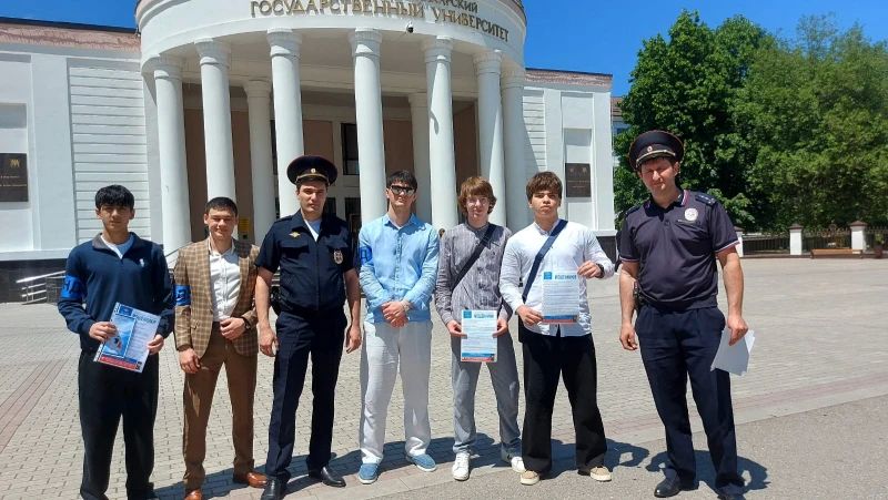 Полицейские и дружинники Нальчика провели профилактическую встречу со студентами Полицейские и дружинники Нальчика провели профилактическую встречу со студентами