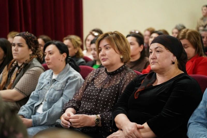 В Кабардино-Балкарии состоялось общерайонное родительское собрание, посвященное сохранению жизни и здоровья несовершеннолетних В Кабардино-Балкарии состоялось общерайонное родительское собрание, посвященное сохранению жизни и здоровья несовершеннолетних