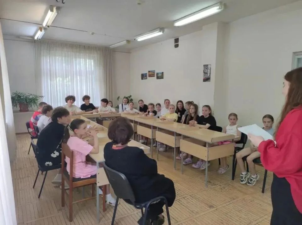 В отделе медицинской литературы ГНБ КБР им. Т.К. Мальбахова, совместно с медиками-волонтерами медицинского колледжа КБГУ провели час здоровья «Спорт - для здоровья, книга - для души» для отдыхающих в летнем лагере... В отделе медицинской литературы ГНБ КБР им. Т.К. Мальбахова, совместно с медиками-волонтерами медицинского колледжа КБГУ провели час здоровья «Спорт - для здоровья, книга - для души» для отдыхающих в летнем лагере...