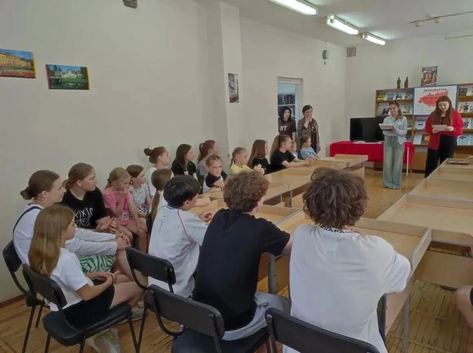 В отделе медицинской литературы ГНБ КБР им. Т.К. Мальбахова, совместно с медиками-волонтерами медицинского колледжа КБГУ провели час здоровья «Спорт - для здоровья, книга - для души» для отдыхающих в летнем лагере... В отделе медицинской литературы ГНБ КБР им. Т.К. Мальбахова, совместно с медиками-волонтерами медицинского колледжа КБГУ провели час здоровья «Спорт - для здоровья, книга - для души» для отдыхающих в летнем лагере...