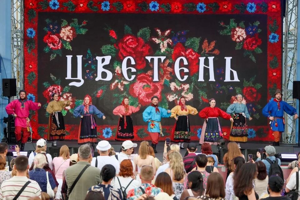 На ВДНХ прошел концерт с участием коллективов из разных регионов России На ВДНХ прошел концерт с участием коллективов из разных регионов России