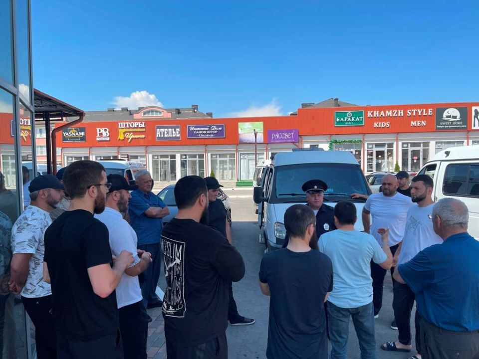 В Баксанском районе состоялась рабочая встреча, направленная на повышение безопасности на пассажирском транспорте В Баксанском районе состоялась рабочая встреча, направленная на повышение безопасности на пассажирском транспорте