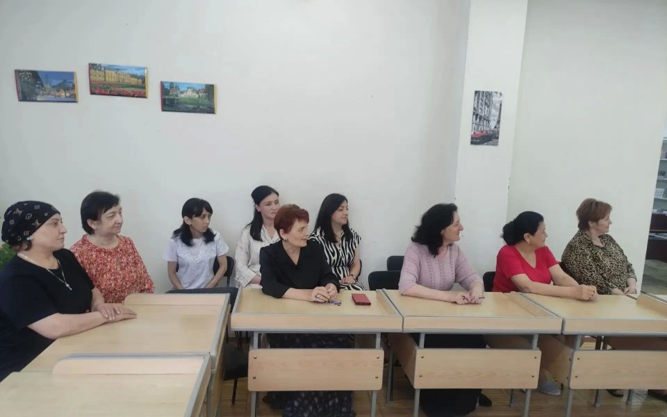 В отделе иностранной литературы прошло очередное заседание клуба «Литературные встречи»: «Маленькая женщина с огромной душой», приуроченное к 210-летию английской писательницы Шарлотты Бронте В отделе иностранной литературы прошло очередное заседание клуба «Литературные встречи»: «Маленькая женщина с огромной душой», приуроченное к 210-летию английской писательницы Шарлотты Бронте