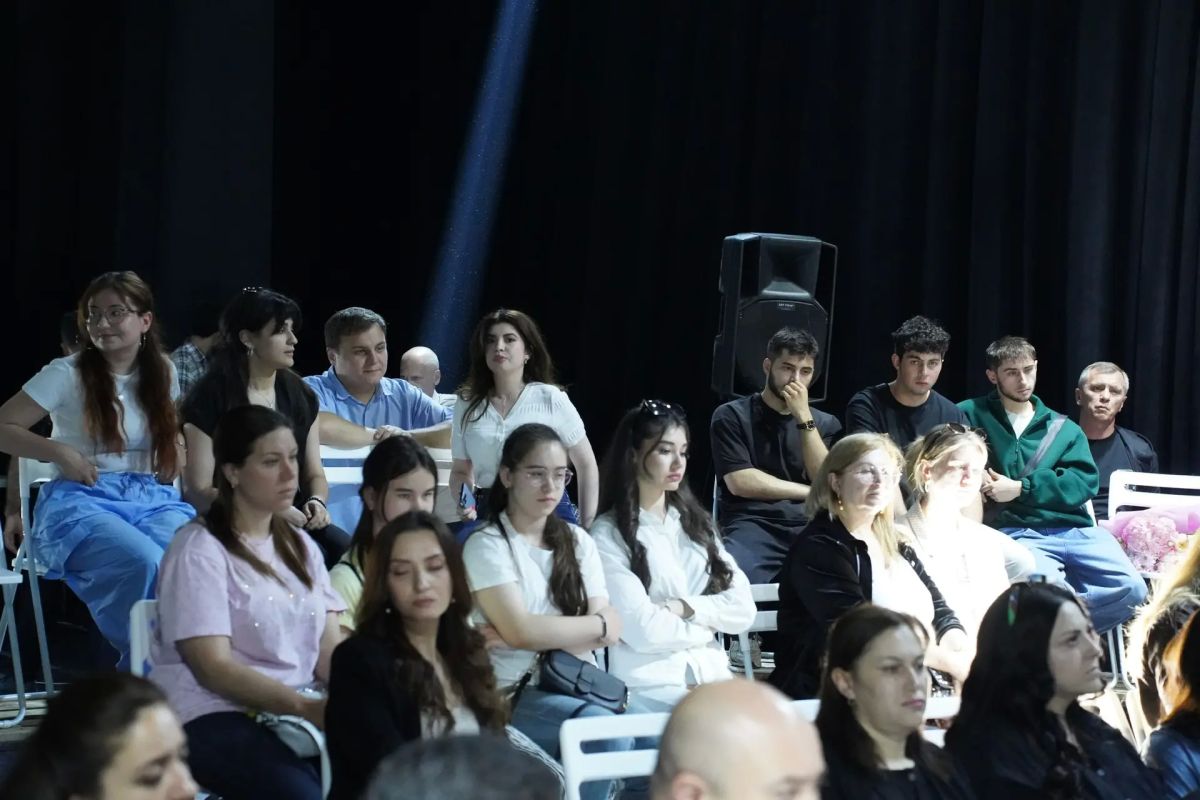 В Нальчике показали спектакль «Я еще не хочу умирать» В Нальчике показали спектакль «Я еще не хочу умирать»