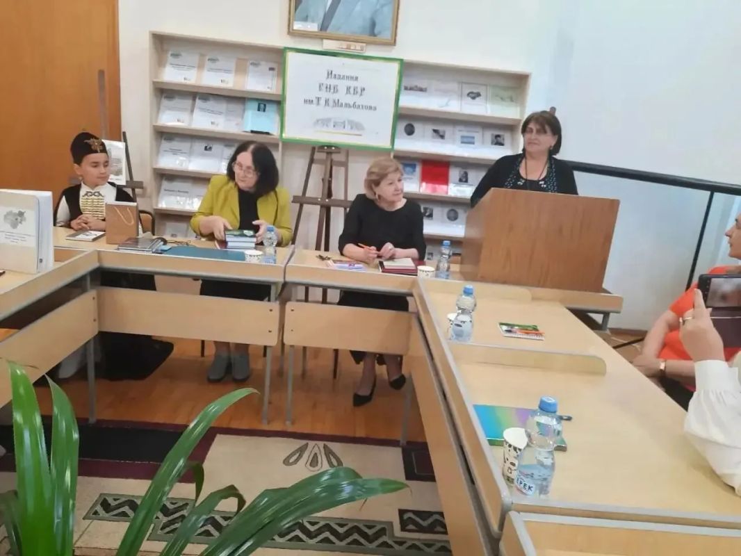 Культурный диалог в цифровую эпоху: круглый стол в ГНБ КБР им. Т. К. Мальбахова Культурный диалог в цифровую эпоху: круглый стол в ГНБ КБР им. Т. К. Мальбахова