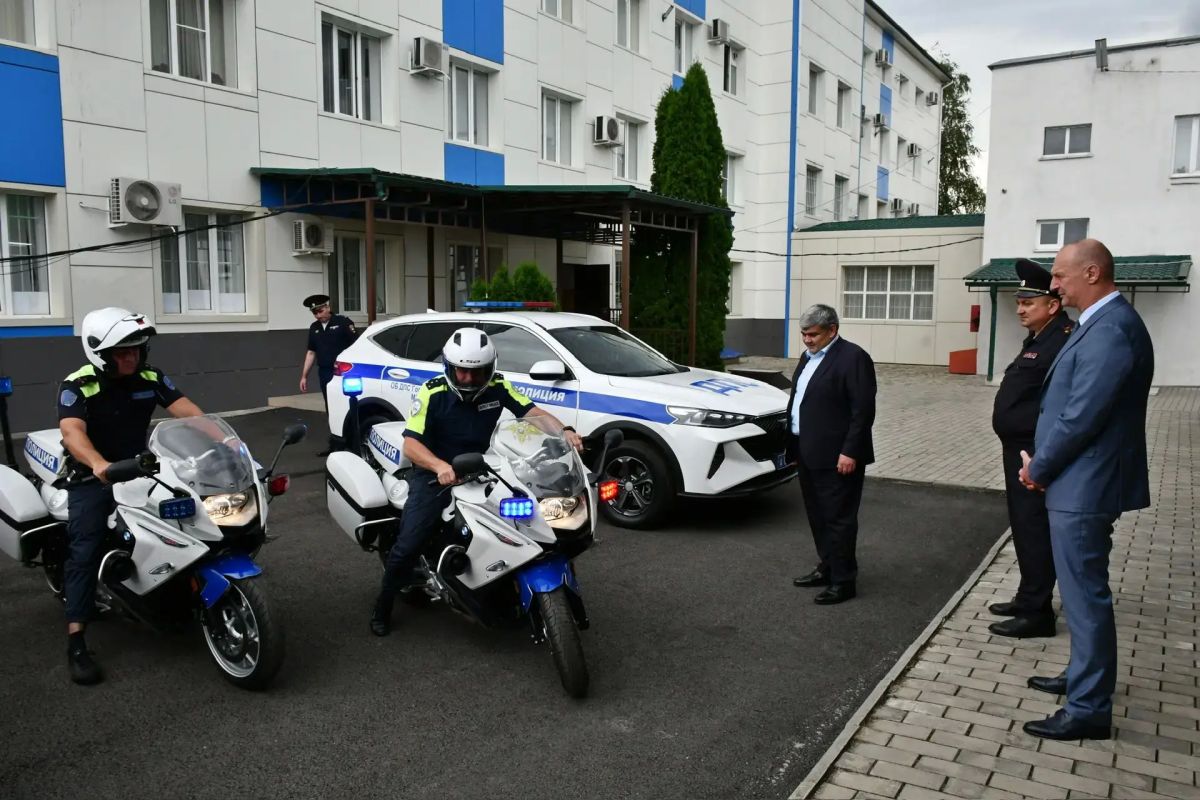 Глава Кабардино-Балкарии посетил Управление республиканской Госавтоинспекции Глава Кабардино-Балкарии посетил Управление республиканской Госавтоинспекции