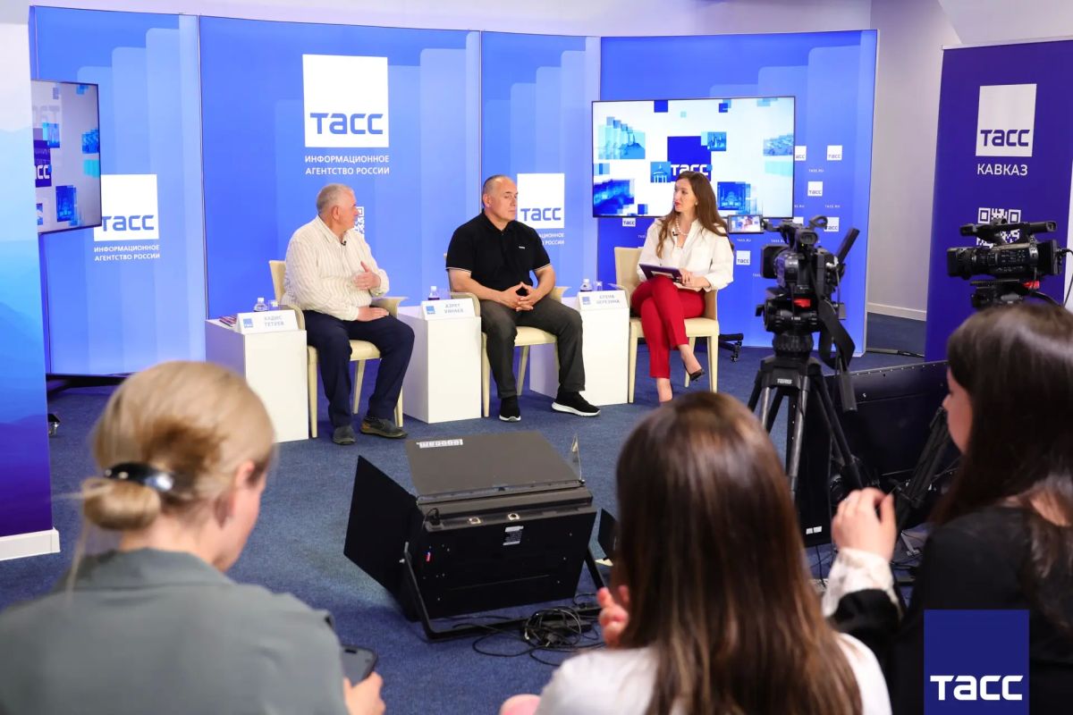 Главное из заявлений, а также фоторепортаж с пресс-конференции в Региональном информационном центре "ТАСС Кавказ", посвященной проведению 18 июля на озере Чирик Кел в Кабардино-Балкарской Республике (КБР) десятого... Главное из заявлений, а также фоторепортаж с пресс-конференции в Региональном информационном центре "ТАСС Кавказ", посвященной проведению 18 июля на озере Чирик Кел в Кабардино-Балкарской Республике (КБР) десятого...