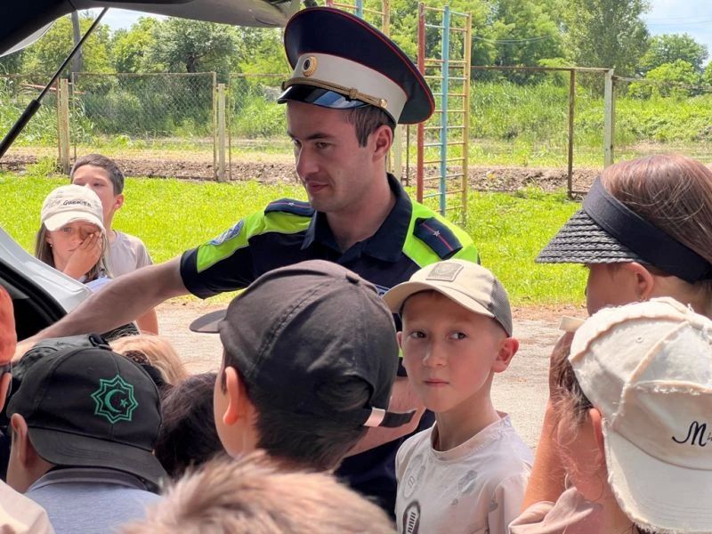 В детских лагерях Кабардино-Балкарии проходят комплексные занятия по ПДД В детских лагерях Кабардино-Балкарии проходят комплексные занятия по ПДД