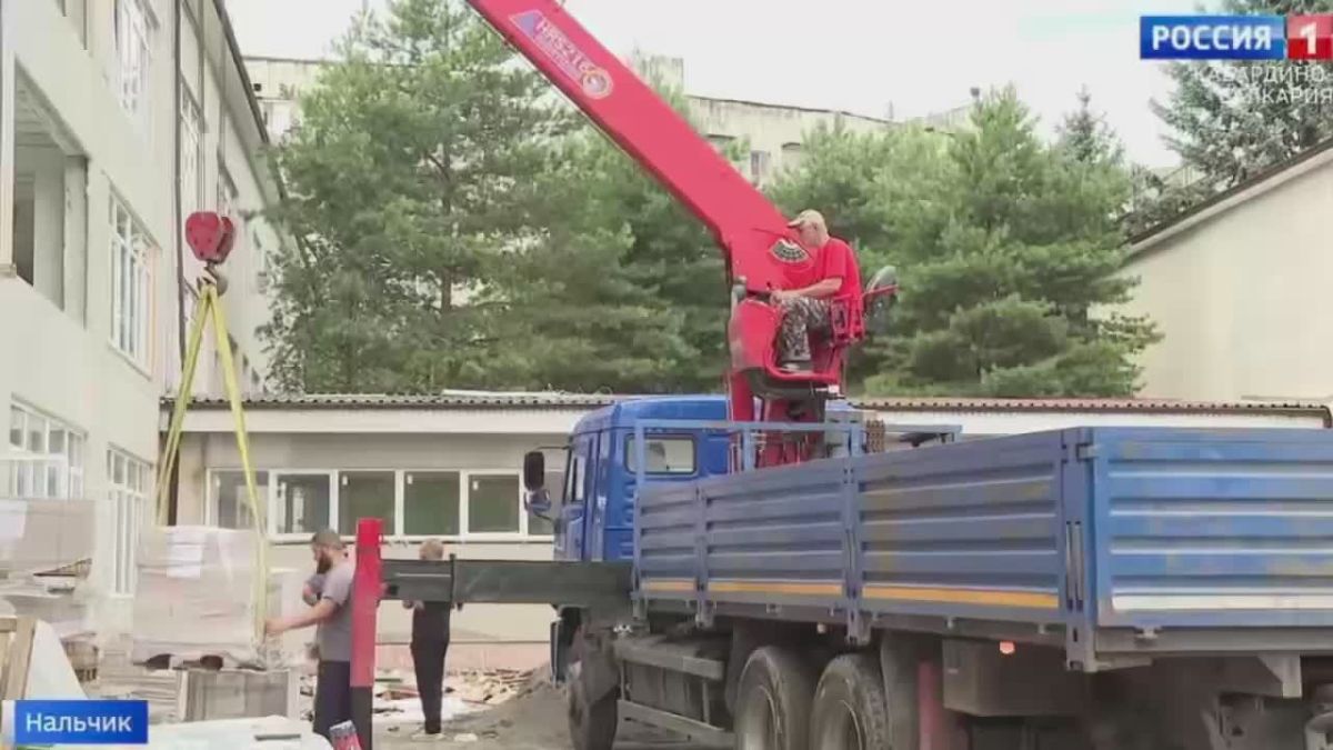 В 27-й школе Нальчика полностью обновили инженерные сети, завершили стяжку полов и отделку стен
