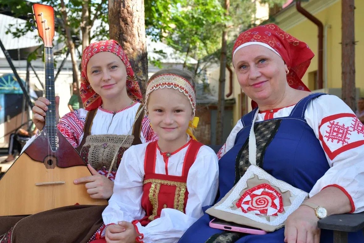 В Оренбурге прошел Всероссийский фестиваль семейного творчества «Семья России» В Оренбурге прошел Всероссийский фестиваль семейного творчества «Семья России»