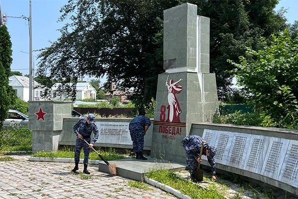 Акция Росгвардии «На страже памяти» продолжается в Кабардтно-Балкарии Акция Росгвардии «На страже памяти» продолжается в Кабардтно-Балкарии