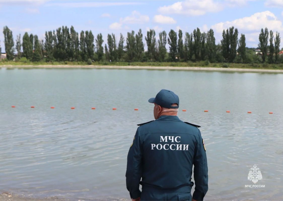 Сотрудники регионального МЧС России проверили обеспечение безопасности людей на 2-ом озере в городе Нальчике Сотрудники регионального МЧС России проверили обеспечение безопасности людей на 2-ом озере в городе Нальчике