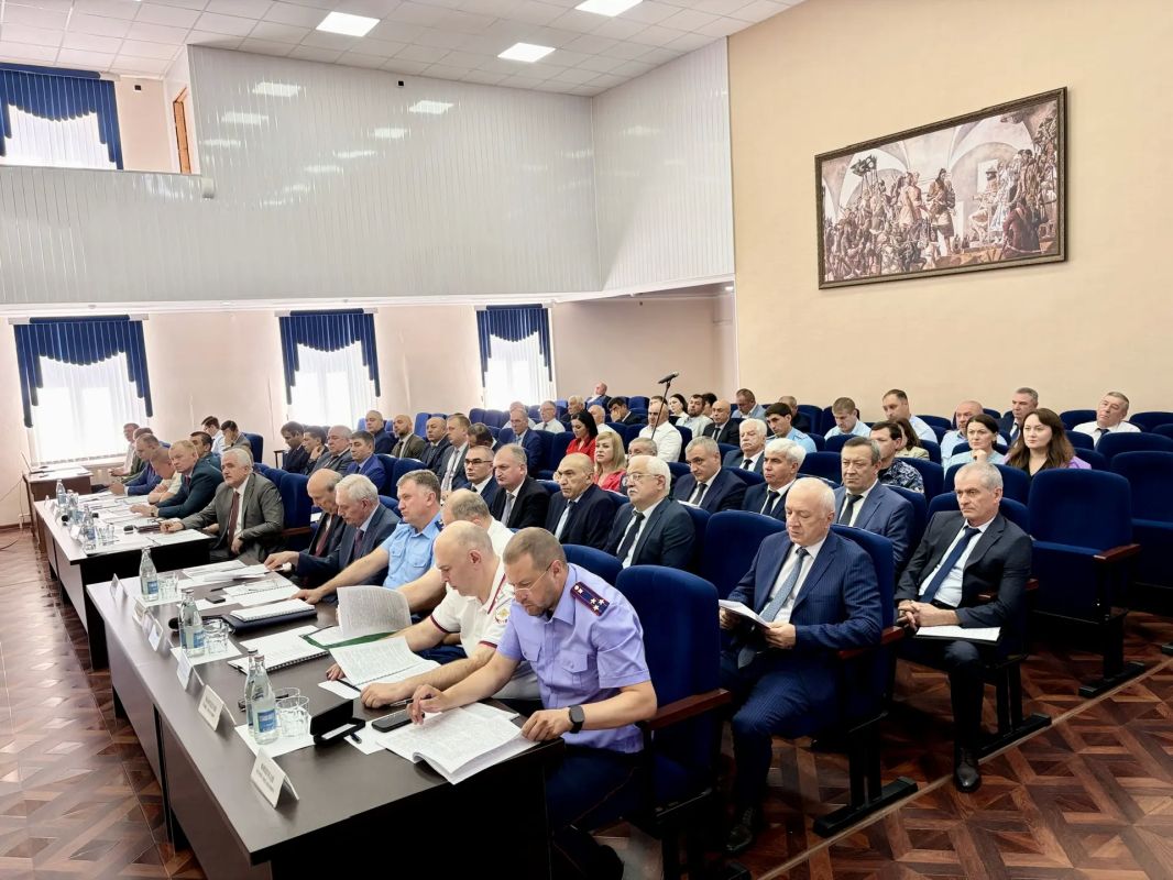 Казбек Коков: Выездное заседание Антитеррористической комиссии провел сегодня в Залукокоаже Казбек Коков: Выездное заседание Антитеррористической комиссии провел сегодня в Залукокоаже