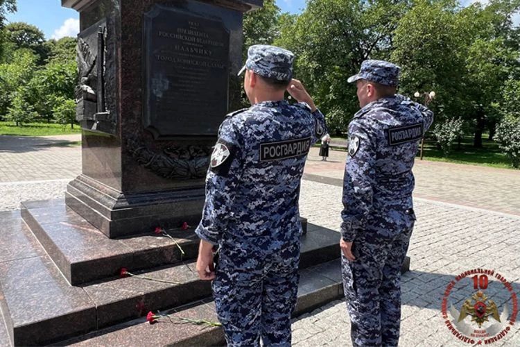 Росгвардейцы Кабардино-Балкарии почтили память погибших в Битве за Кавказ Росгвардейцы Кабардино-Балкарии почтили память погибших в Битве за Кавказ