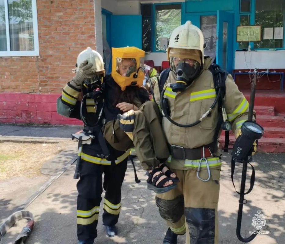 В санатории «Розовый фламинго» прошли тренировки специалистов МЧС России В санатории «Розовый фламинго» прошли тренировки специалистов МЧС России