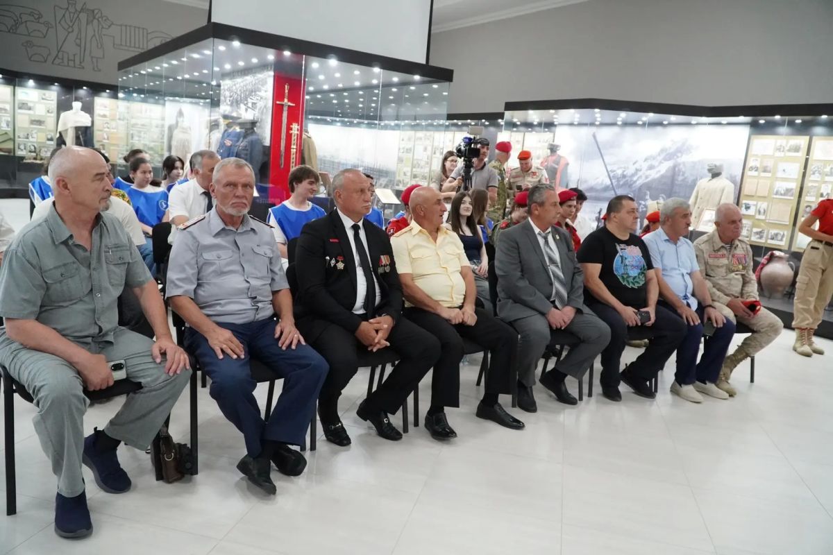 Сегодня в Кабардино-Балкарской Республике, накануне памятной даты, посвящённой Битве за Кавказ в годы Великой Отечественной войны, состоялась торжественная передача «капсул памяти» в рамках Всероссийской... Сегодня в Кабардино-Балкарской Республике, накануне памятной даты, посвящённой Битве за Кавказ в годы Великой Отечественной войны, состоялась торжественная передача «капсул памяти» в рамках Всероссийской...