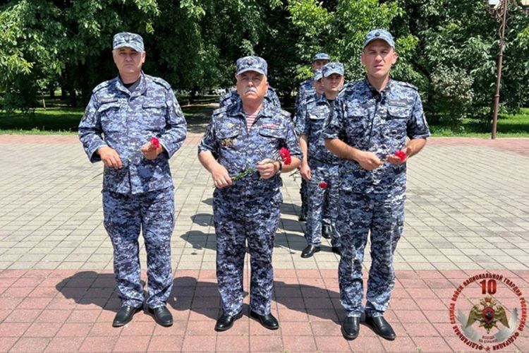 Росгвардейцы Кабардино-Балкарии почтили память погибших в Битве за Кавказ Росгвардейцы Кабардино-Балкарии почтили память погибших в Битве за Кавказ