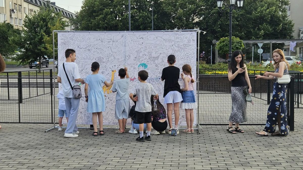 В Нальчике открылся летний фестиваль ремесел и современного искусства «АртЭль» В Нальчике открылся летний фестиваль ремесел и современного искусства «АртЭль»