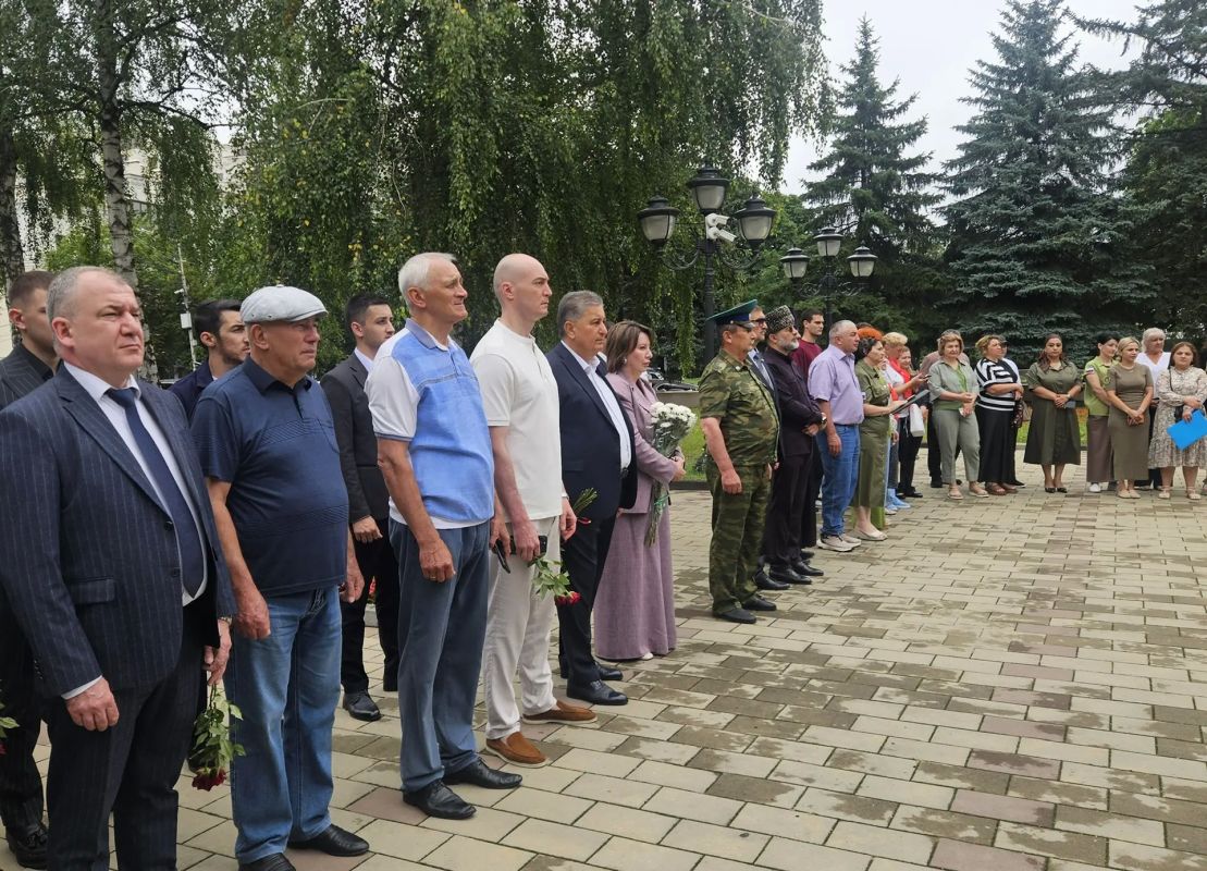 В Нальчике прошел митинг памяти погибших детей Донбасса В Нальчике прошел митинг памяти погибших детей Донбасса