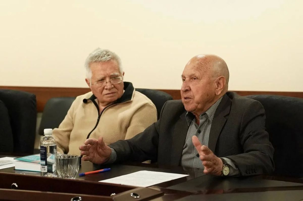 В эти дни Кабардино-Балкария отмечает 90-летний юбилей выдающегося ученого-историка, кавалера ордена «За заслуги перед Кабардино-Балкарской Республикой» Олега Леонидовича Опрышко
