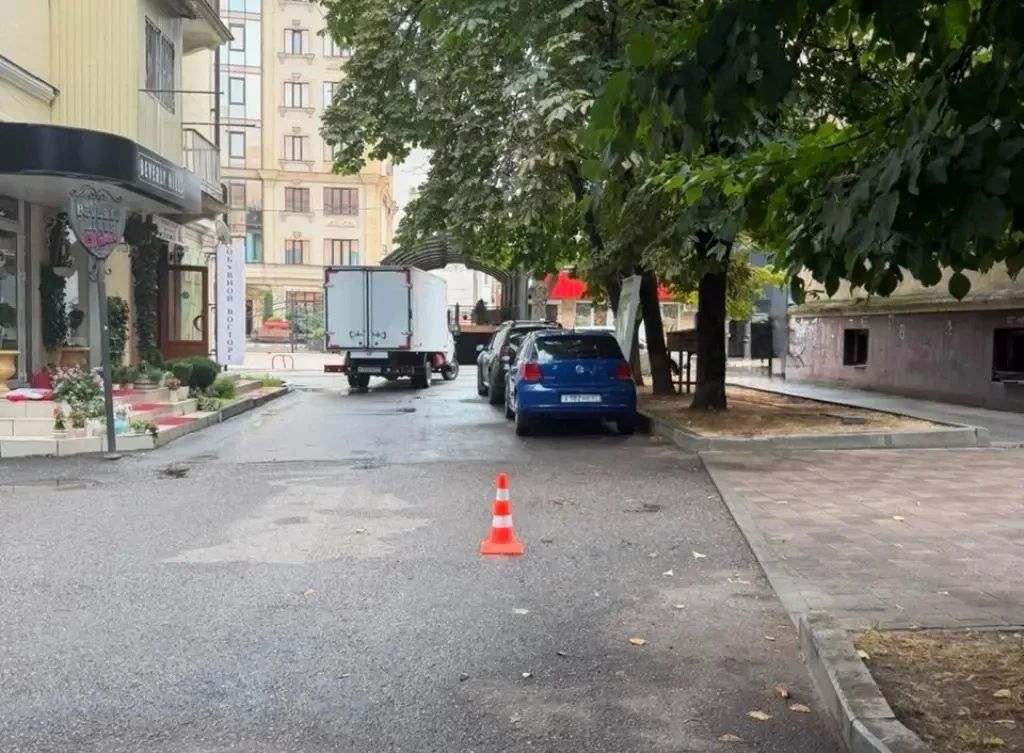 Полицейские Кабардино-Балкарии выясняют обстоятельства ДТП с участием несовершеннолетнего водителя СИМ Полицейские Кабардино-Балкарии выясняют обстоятельства ДТП с участием несовершеннолетнего водителя СИМ