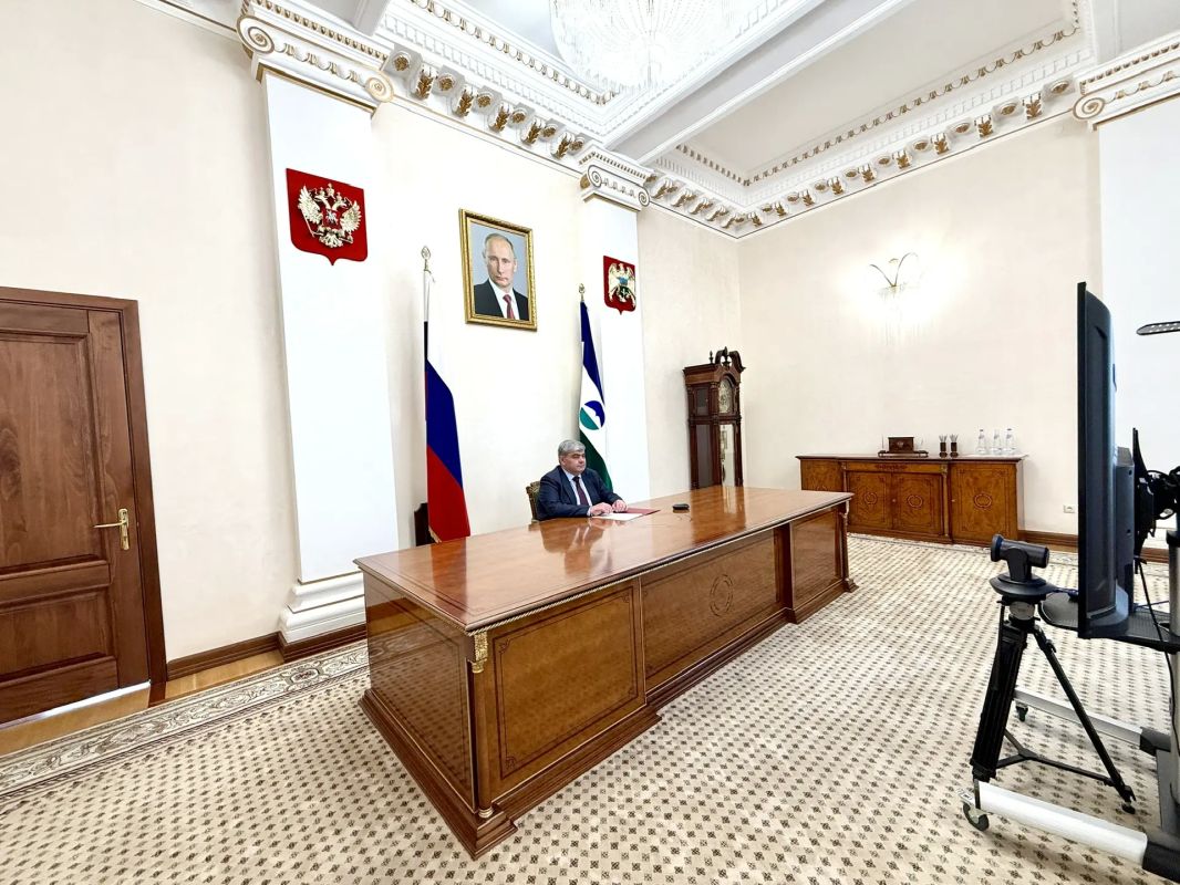Казбек Коков: По видеосвязи принял участие в заседании по организации в регионах системы обращения с твердыми коммунальными отходами (ТКО) Казбек Коков: По видеосвязи принял участие в заседании по организации в регионах системы обращения с твердыми коммунальными отходами (ТКО)