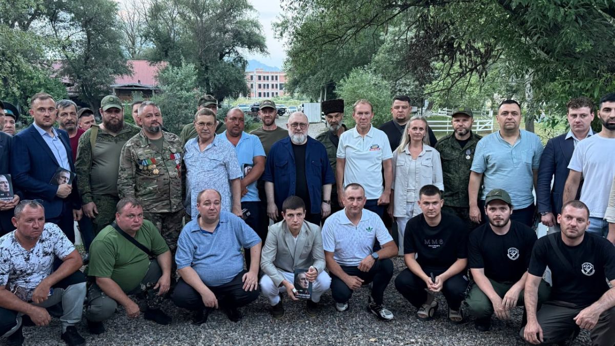 Андрей Луговой: Завершил большую и крайне важную поездку на Северный Кавказ – Беслан, Владикавказ, Нальчик, Пятигорск, Ставрополь Андрей Луговой: Завершил большую и крайне важную поездку на Северный Кавказ – Беслан, Владикавказ, Нальчик, Пятигорск, Ставрополь