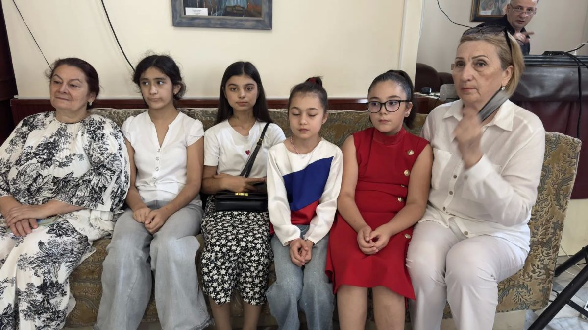 В Нальчике стартовал Межрегиональный патриотический детско-юношеский фестиваль «Россия — наш общий дом» Его посвятили Году дружбы народов России. Участниками стали команды из разных регионов страны, в том числе из поселка... В Нальчике стартовал Межрегиональный патриотический детско-юношеский фестиваль «Россия — наш общий дом» Его посвятили Году дружбы народов России. Участниками стали команды из разных регионов страны, в том числе из поселка...