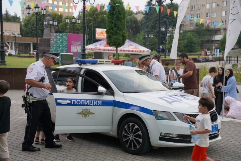 АВТОИНСПЕКТОРЫ КАБАРДИНО-БАЛКАРИИ ПРИНЯЛИ УЧАСТИЕ В АКЦИИ «БЕЗОПАСНОЕ ЛЕТО –ДЕТЯМ!» АВТОИНСПЕКТОРЫ КАБАРДИНО-БАЛКАРИИ ПРИНЯЛИ УЧАСТИЕ В АКЦИИ «БЕЗОПАСНОЕ ЛЕТО –ДЕТЯМ!»