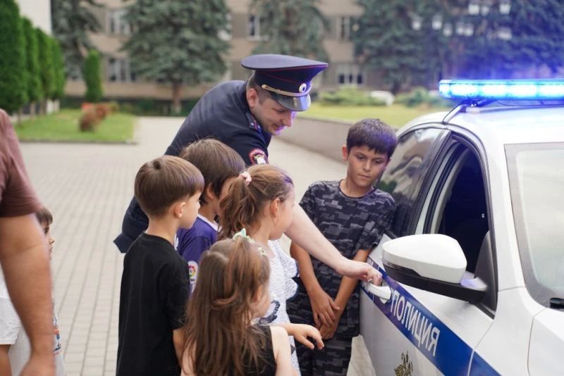 АВТОИНСПЕКТОРЫ КАБАРДИНО-БАЛКАРИИ ПРИНЯЛИ УЧАСТИЕ В АКЦИИ «БЕЗОПАСНОЕ ЛЕТО –ДЕТЯМ!» АВТОИНСПЕКТОРЫ КАБАРДИНО-БАЛКАРИИ ПРИНЯЛИ УЧАСТИЕ В АКЦИИ «БЕЗОПАСНОЕ ЛЕТО –ДЕТЯМ!»