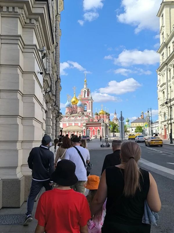 Победители и призеры республиканской историко-патриотической олимпиады «Поколение побед и единства» вернулись из путешествия в Москву! Победители и призеры республиканской историко-патриотической олимпиады «Поколение побед и единства» вернулись из путешествия в Москву!
