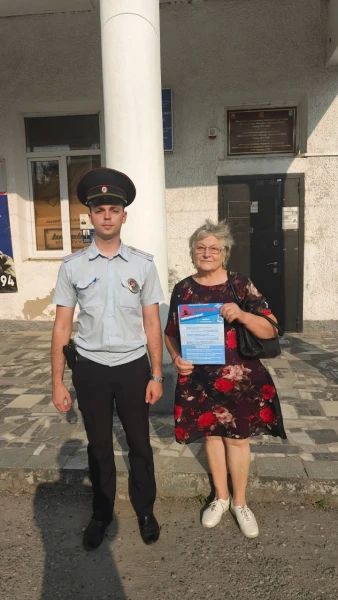 Полицейские Майского района напомнили жителям о правилах цифровой безопасности Полицейские Майского района напомнили жителям о правилах цифровой безопасности