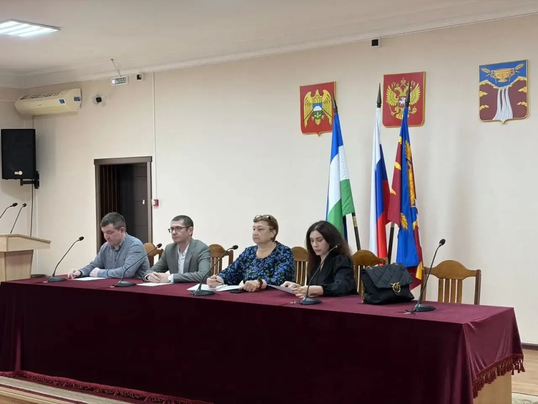 Чегемская территориальная избирательная комиссия провела обучение членов участковых избирательных комиссий, которые будут задействованы в реализации проекта «ИнформУИК» Чегемская территориальная избирательная комиссия провела обучение членов участковых избирательных комиссий, которые будут задействованы в реализации проекта «ИнформУИК»