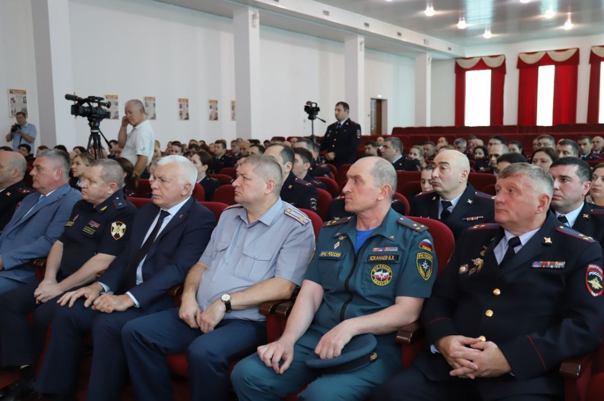 Владимир Кубышко представил личному составу начальника Северо-Кавказского института МВД России Владимир Кубышко представил личному составу начальника Северо-Кавказского института МВД России