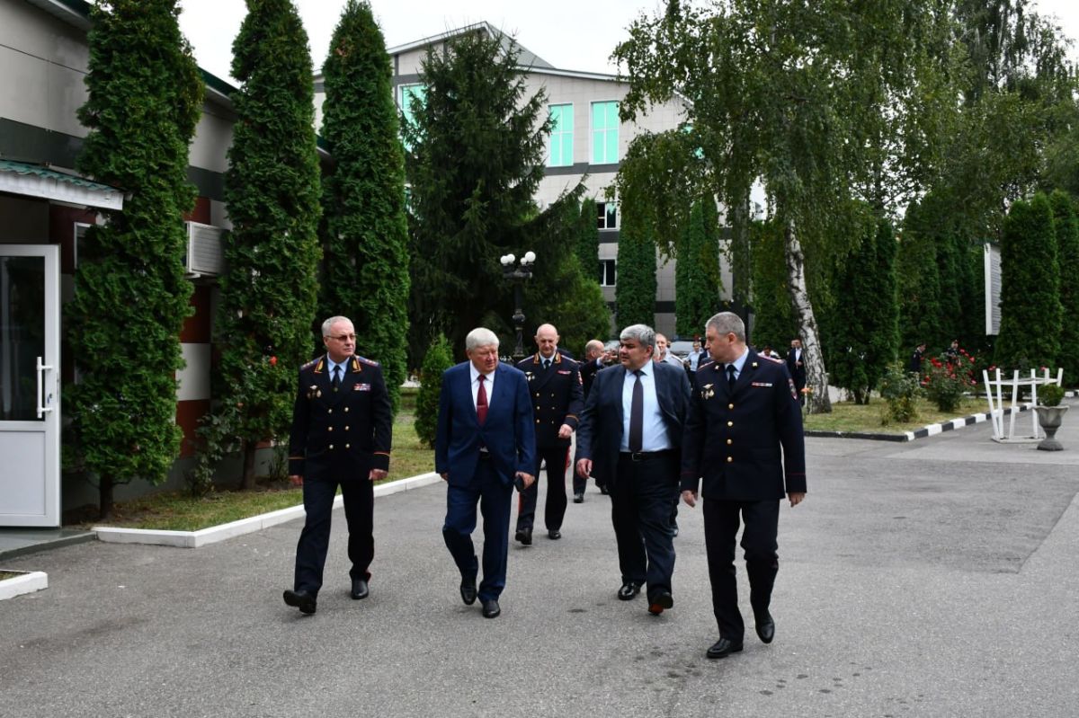 Владимир Кубышко представил личному составу начальника Северо-Кавказского института МВД России Владимир Кубышко представил личному составу начальника Северо-Кавказского института МВД России