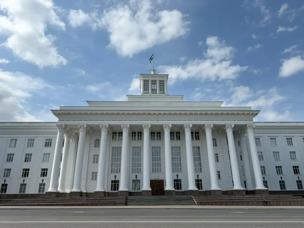 В Прохладном продолжают строительство площадки для молодежных инициатив