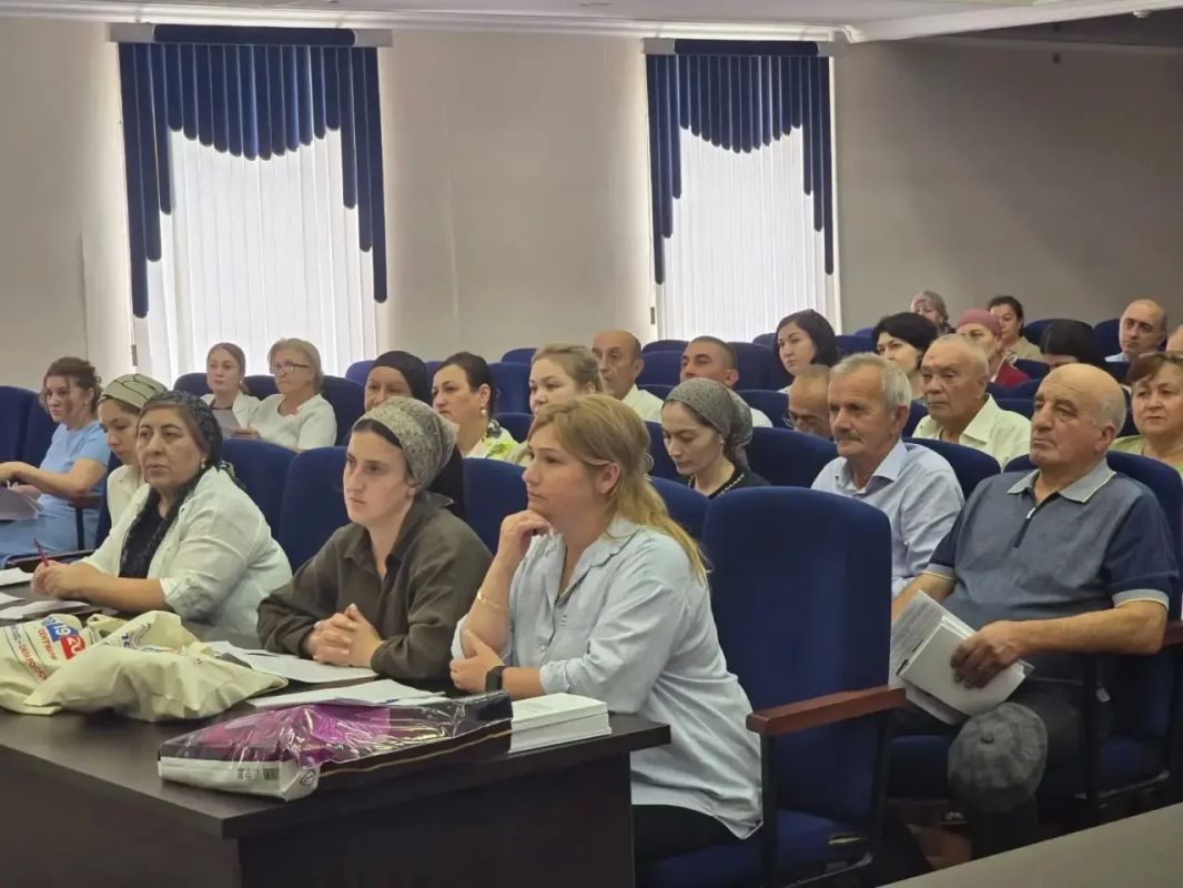 Перед стартом масштабного проекта адресного информирования избирателей в Зольской ТИК состоялась рабочая встреча с председателями и координаторами «ИнформУИК» Перед стартом масштабного проекта адресного информирования избирателей в Зольской ТИК состоялась рабочая встреча с председателями и координаторами «ИнформУИК»
