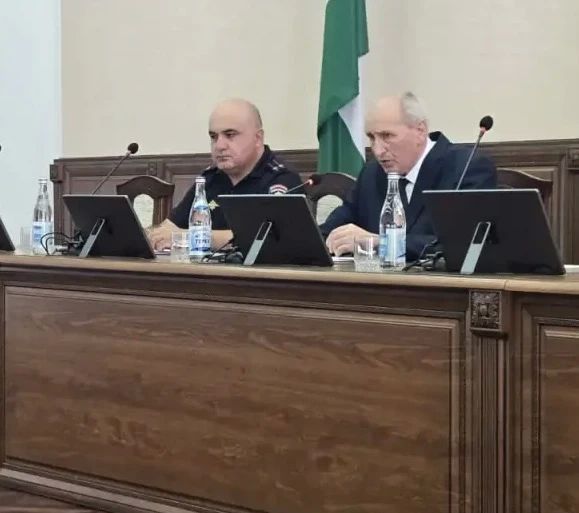 Перед стартом масштабного проекта адресного информирования избирателей в Зольской ТИК состоялась рабочая встреча с председателями и координаторами «ИнформУИК» Перед стартом масштабного проекта адресного информирования избирателей в Зольской ТИК состоялась рабочая встреча с председателями и координаторами «ИнформУИК»