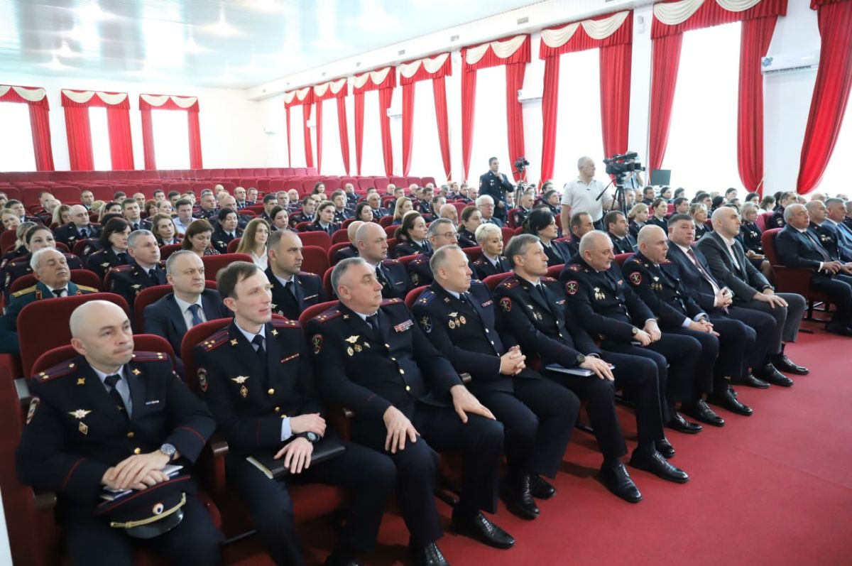 Владимир Кубышко представил личному составу начальника Северо-Кавказского института МВД России Владимир Кубышко представил личному составу начальника Северо-Кавказского института МВД России
