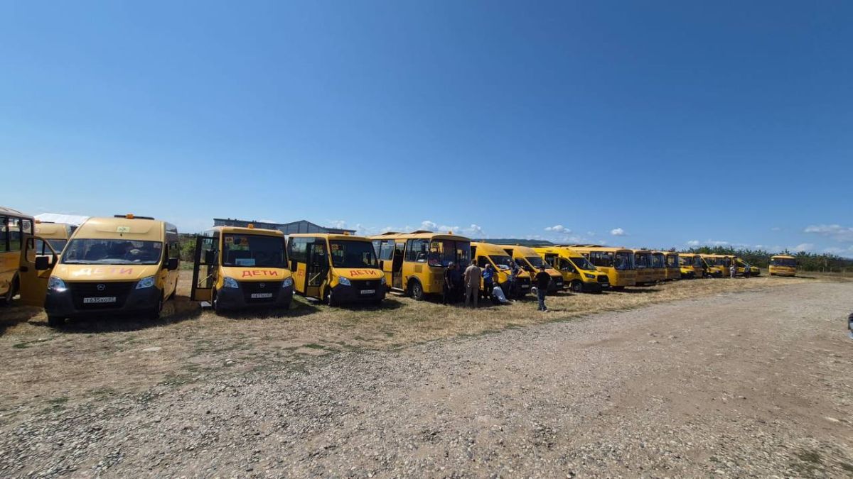 Проверка школьных автобусов перед началом учебного года Проверка школьных автобусов перед началом учебного года