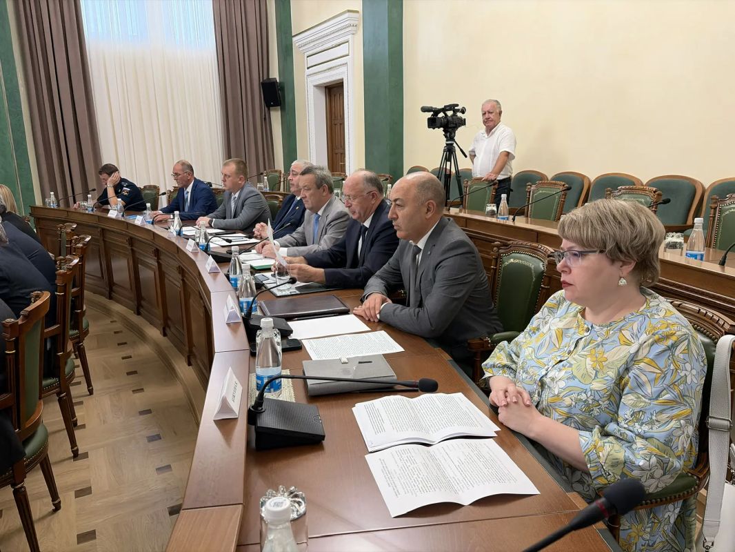 Казбек Коков: Провел совместное заседание Антитеррористической комиссии в КБР и Оперативного штаба Кабардино-Балкарской Республики Казбек Коков: Провел совместное заседание Антитеррористической комиссии в КБР и Оперативного штаба Кабардино-Балкарской Республики