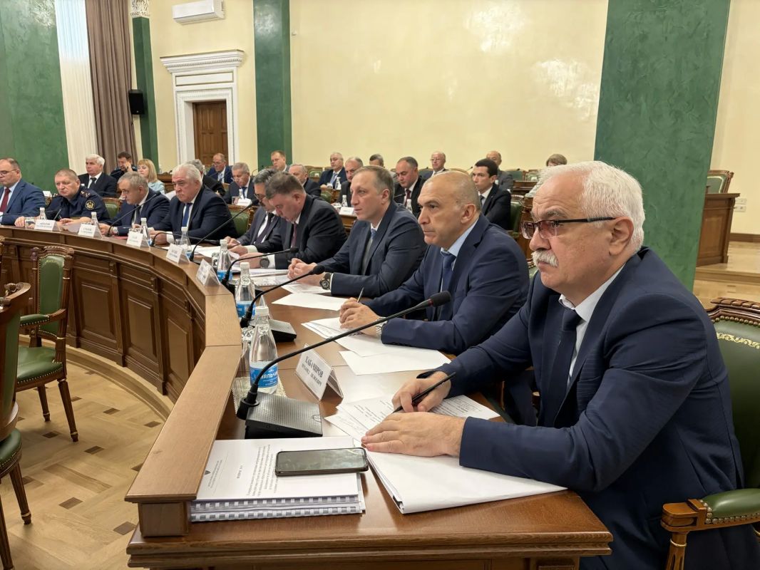 Казбек Коков: Провел совместное заседание Антитеррористической комиссии в КБР и Оперативного штаба Кабардино-Балкарской Республики Казбек Коков: Провел совместное заседание Антитеррористической комиссии в КБР и Оперативного штаба Кабардино-Балкарской Республики