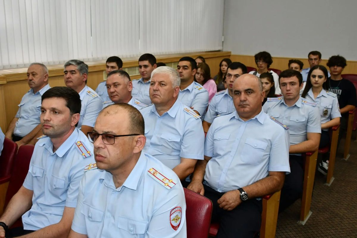 В МВД ПО КАБАРДИНО-БАЛКАРСКОЙ РЕСПУБЛИКЕ СОСТОЯЛОСЬ ПАТРИОТИЧЕСКОЕ МЕРОПРИЯТИЕ, ПРИУРОЧЕННОЕ ГОДУ ЕДИНСТВА НАРОДОВ РОССИИ В МВД ПО КАБАРДИНО-БАЛКАРСКОЙ РЕСПУБЛИКЕ СОСТОЯЛОСЬ ПАТРИОТИЧЕСКОЕ МЕРОПРИЯТИЕ, ПРИУРОЧЕННОЕ ГОДУ ЕДИНСТВА НАРОДОВ РОССИИ